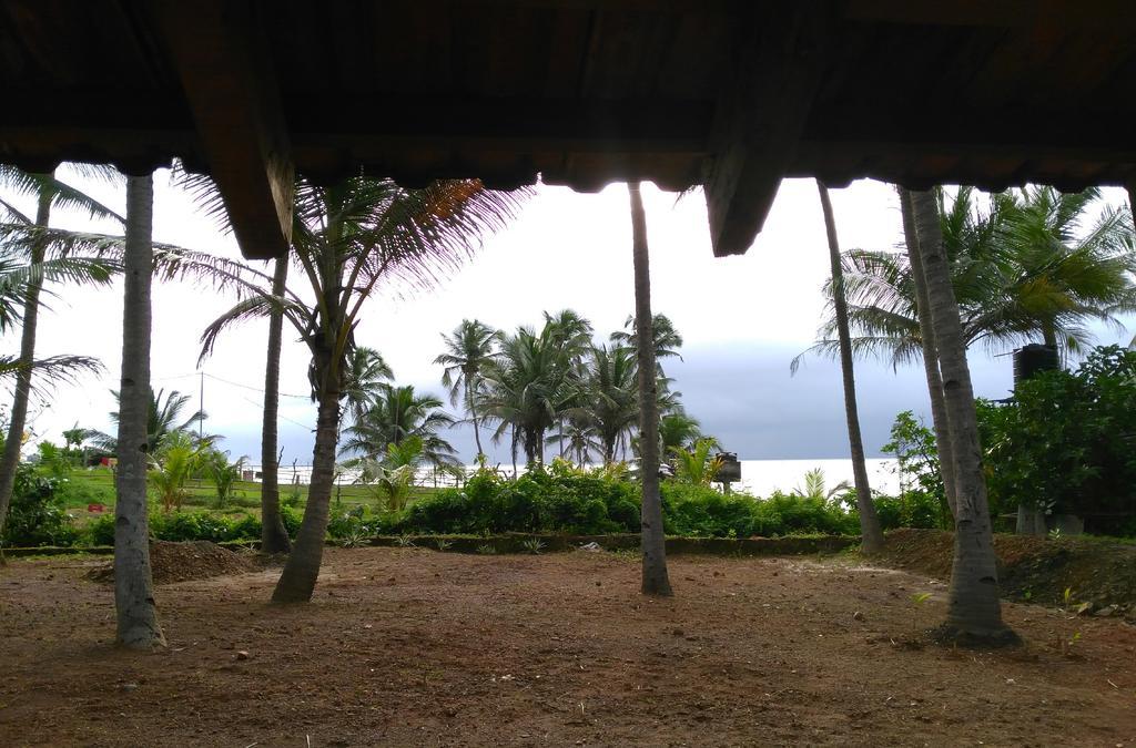 The Yuppi Hippi Hideout Anjuna Exterior foto
