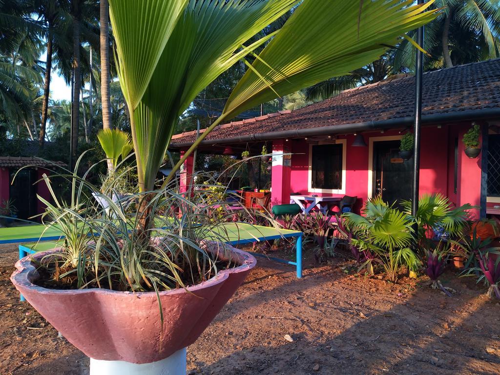 The Yuppi Hippi Hideout Anjuna Exterior foto