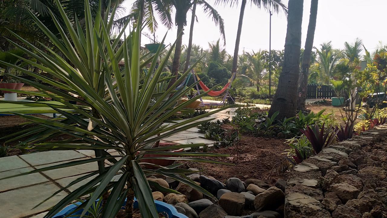 The Yuppi Hippi Hideout Anjuna Exterior foto