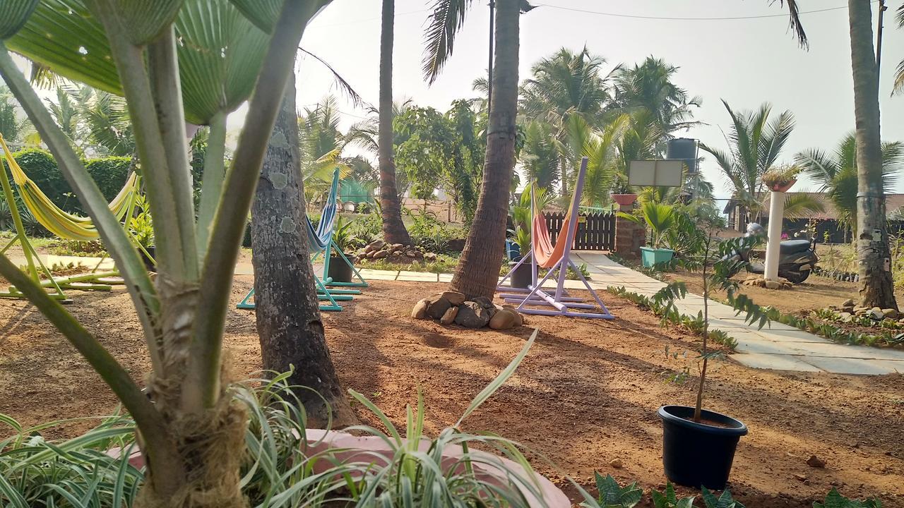 The Yuppi Hippi Hideout Anjuna Exterior foto